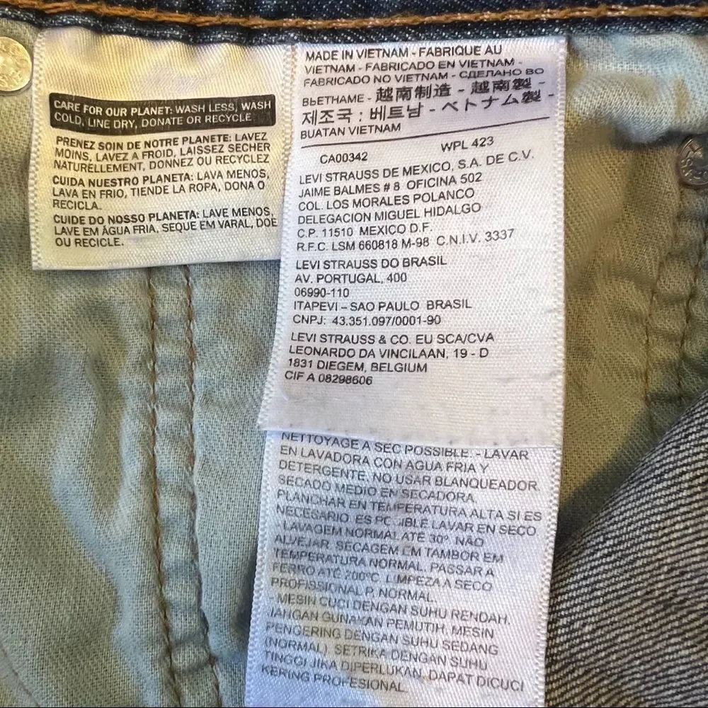 Levi’s 505 Jeans. Regular Fit. Lighter Wash. Broken In Already!! Sz 38/30. EUC!
